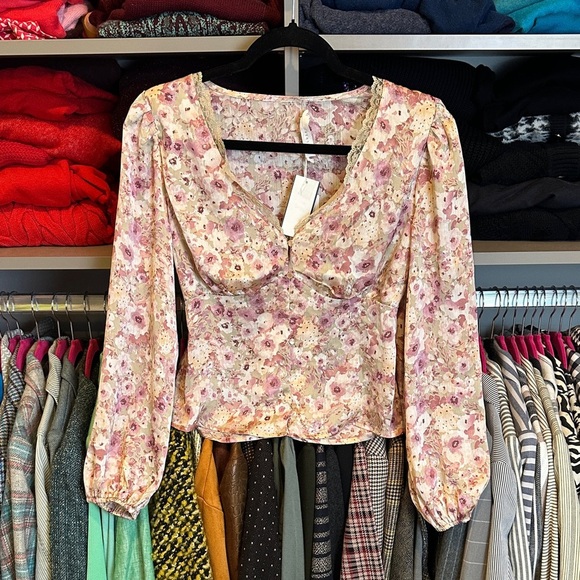 Lush pink/cream/sage long sleeve back cut out button down v neck blouse S NWT - Picture 1 of 3